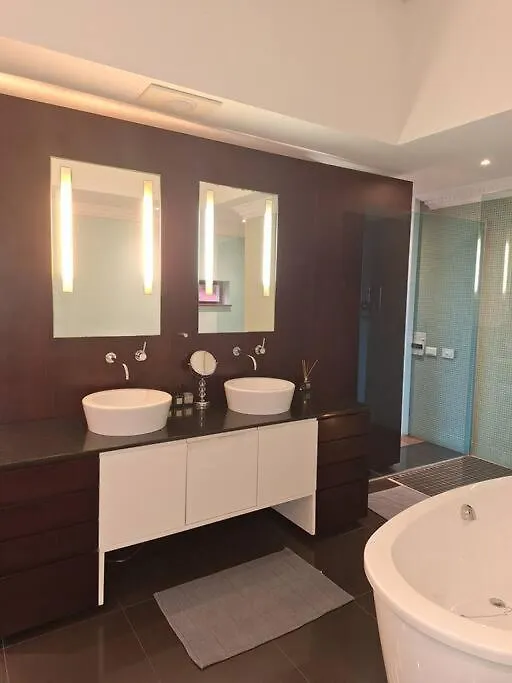 Private Nature Estate With Views Gym Pool Wifi Kapstadt