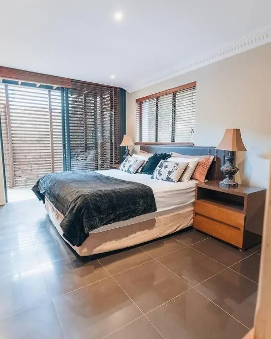 Private Nature Estate With Views Gym Pool Wifi Kapstadt