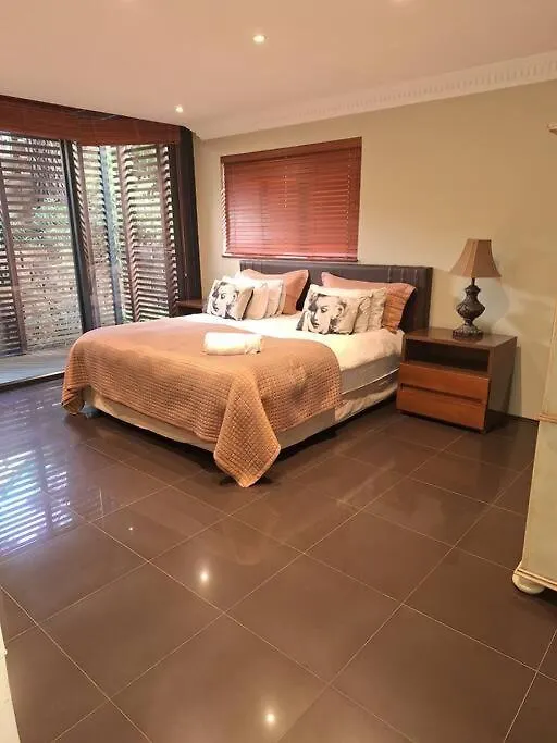 Villa Private Nature Estate With Views Gym Pool Wifi Kapstadt