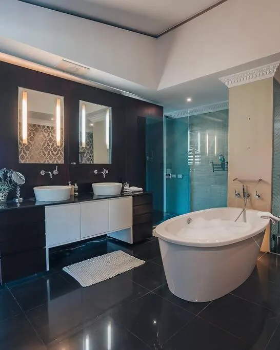 Villa Private Nature Estate With Views Gym Pool Wifi Kapstadt